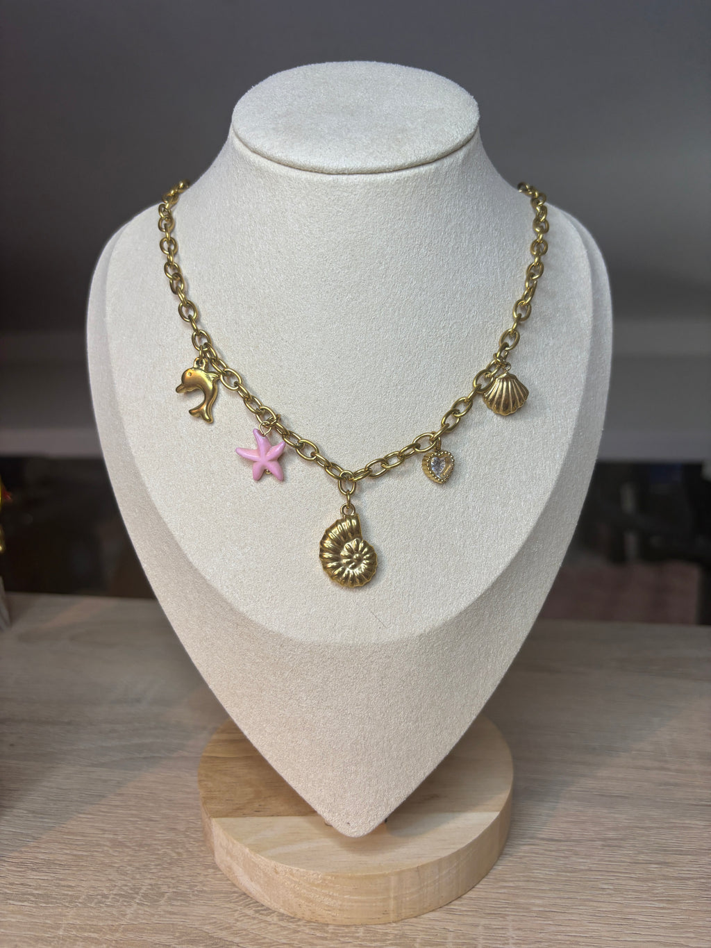 Collier breloques coquillages