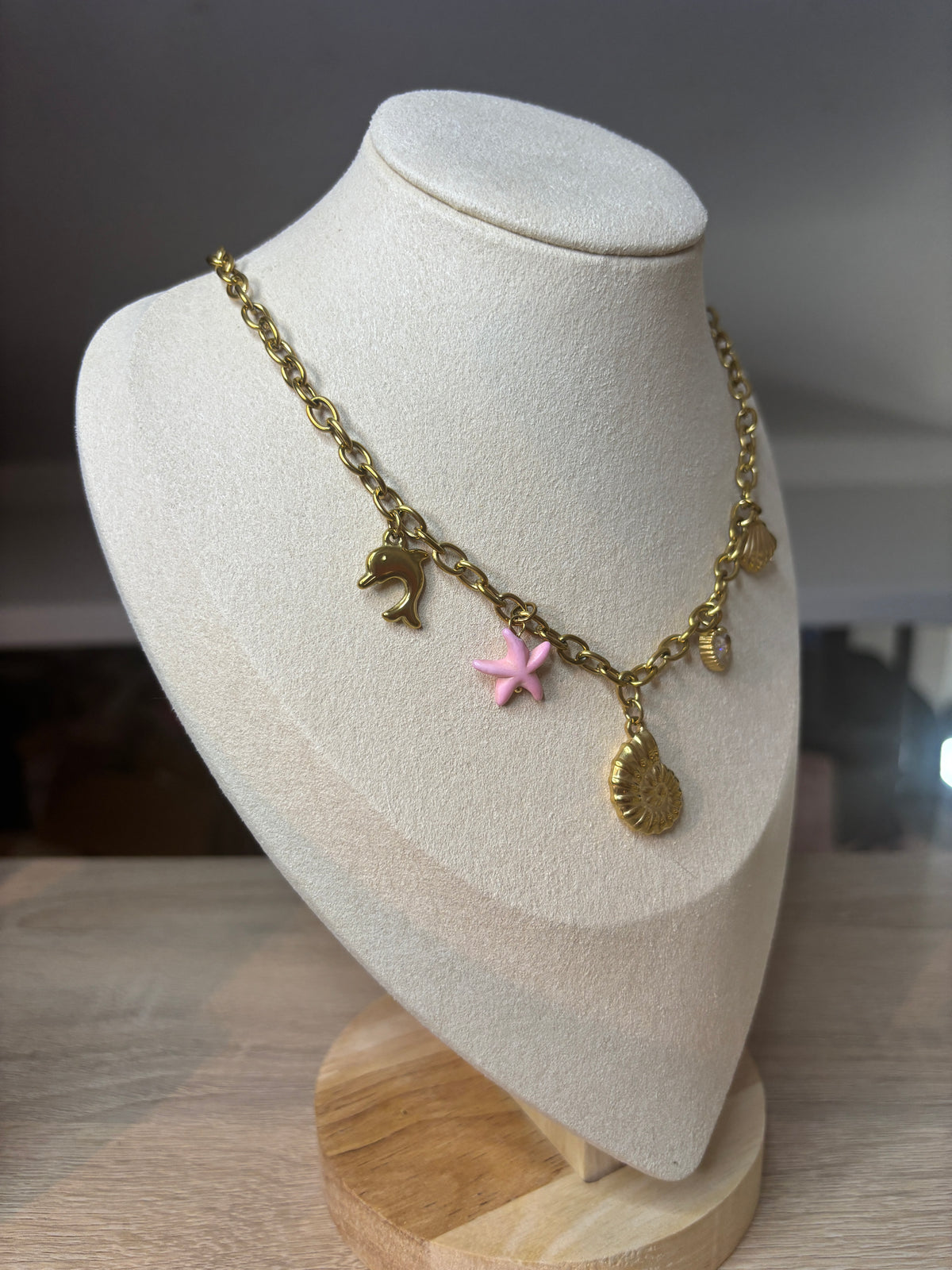 Collier breloques coquillages