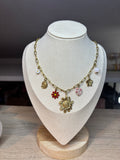 Collier breloques fleurs