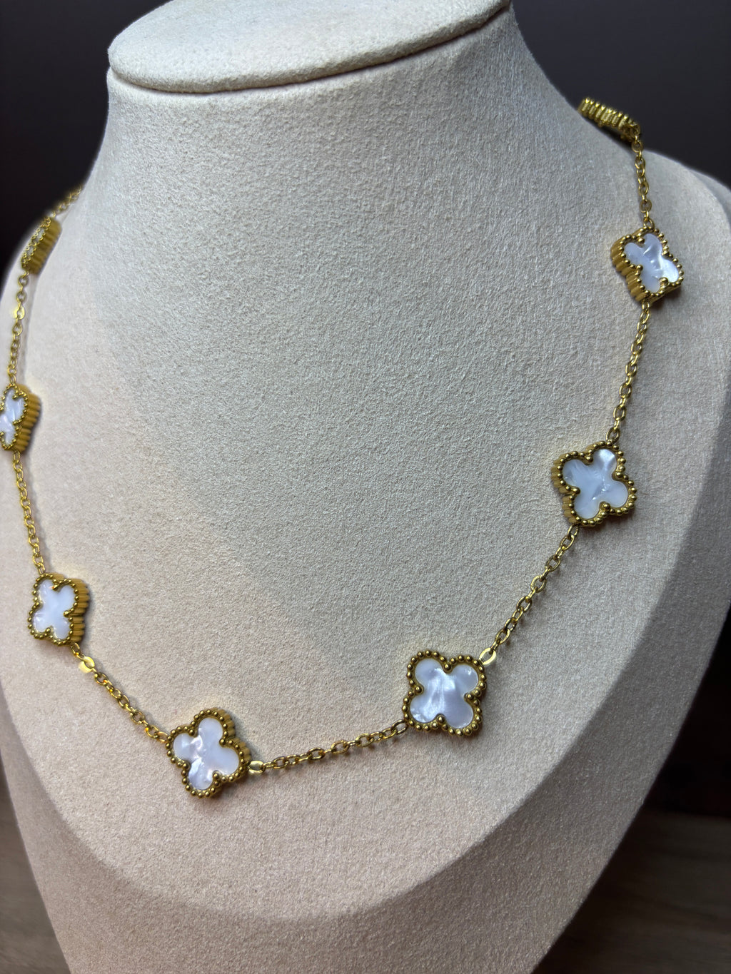 Collier Mandy blanc nacré